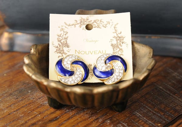 Vintage Clip-on Earrings - Image 2