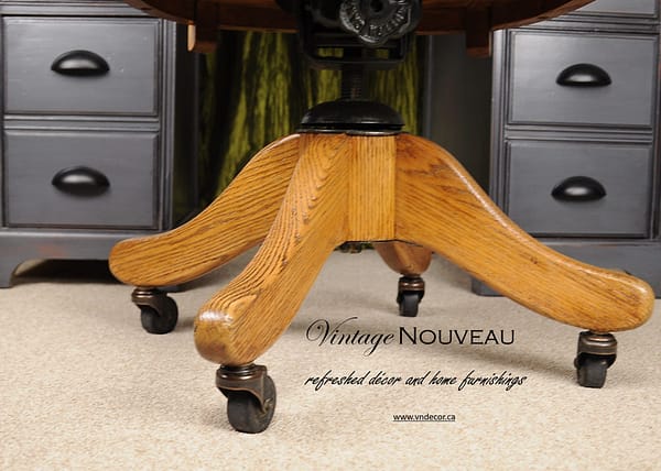 Quarter-Sawn Solid Oak Antique Banker's Chair - Image 4