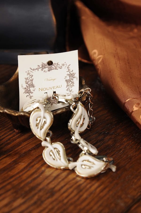 Vintage Necklaces Bracelets Brooch Set - Image 2