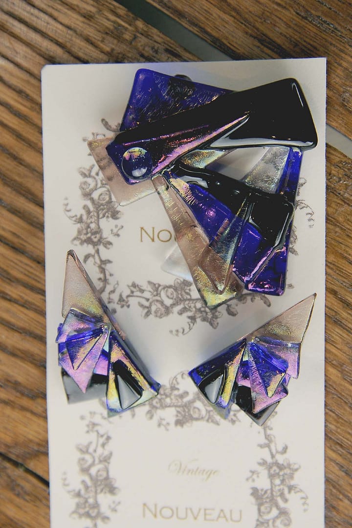 Vintage Necklaces Bracelets Brooch Set - Image 12