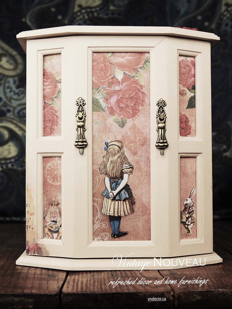 Alice in Wonderland Vintage Jewelry Box - Image 6